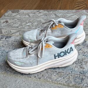 Hoka Clifton 9 sneakers